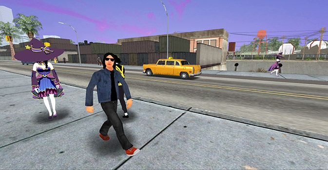 Edduerdo caminando por la calle